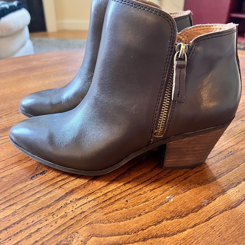 House of Harlow 1960 Dark Brown Ankle Boots